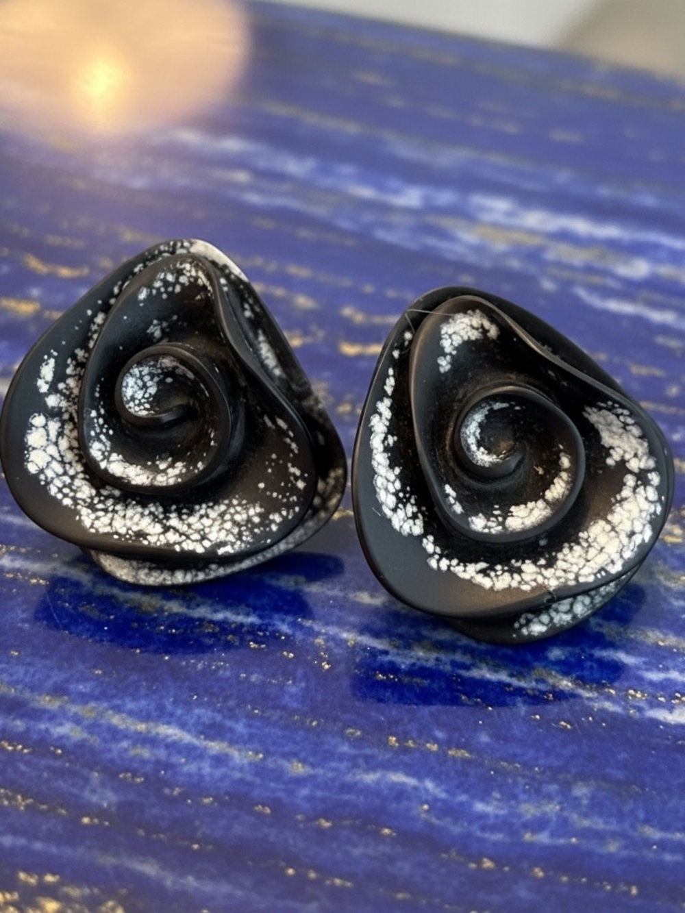 Dinosaur Designs RARE/RETIRED black / white resin clip on earrings
